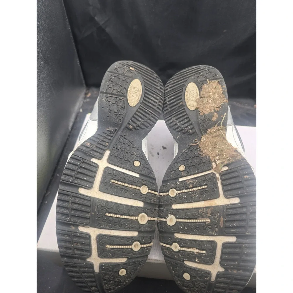 Men running shoes